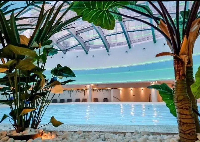 Hanza Tower Golden Sky 24 & Pool *